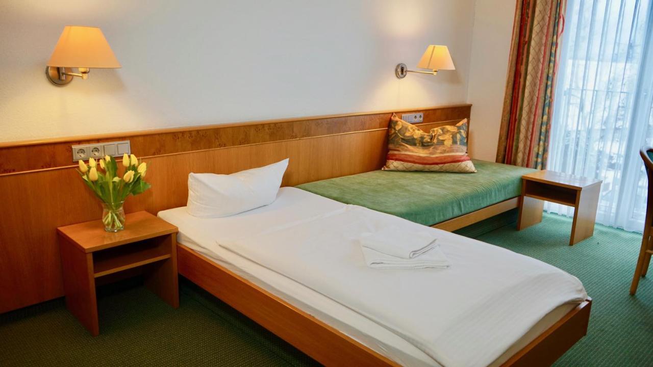 Landhotel Guenzburg クプファーツェル エクステリア 写真