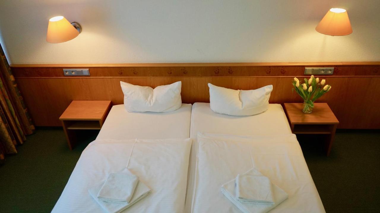 Landhotel Guenzburg クプファーツェル エクステリア 写真