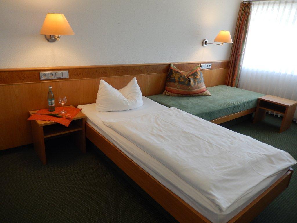 Landhotel Guenzburg クプファーツェル 部屋 写真